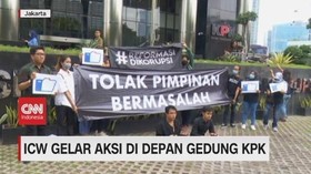 VIDEO: ICW Gelar Aksi di Depan Gedung KPK