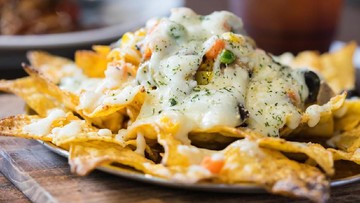 Resep Nachos Saus Keju & Salsa, Camilan Gurih Favorit Si Kecil Resep Nachos Saus Keju & Salsa, Camilan Gurih Favorit Si Kecil