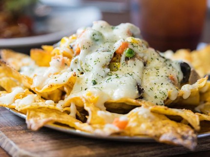 Resep Nachos Saus Keju & Salsa, Camilan Gurih Favorit Si Kecil
