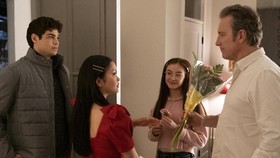 Lara Jean Galau Memilih di Trailer Baru To All the Boys 2