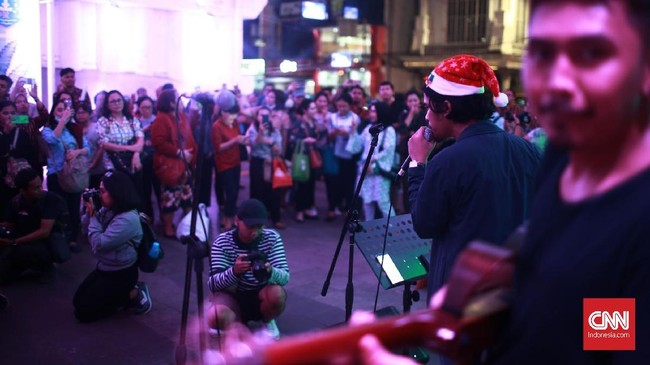 FOTO: Gema 'Christmas Carol' di Ibu Kota Jelang Natal