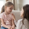Beberapa kebiasaan yang dilakukan orang tua tanpa disadari bisa menimbulkan kecemasan pada anak.