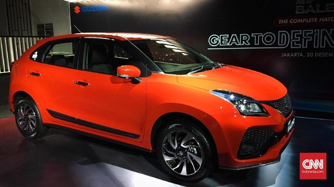 Suzuki Baleno facelift tersedia dua pilihan transmisi, yaitu otomatis dijual Rp233,5 juta dan Rp221 juta untuk pengendara yang ingin mengoperasikan kaki kiri.
