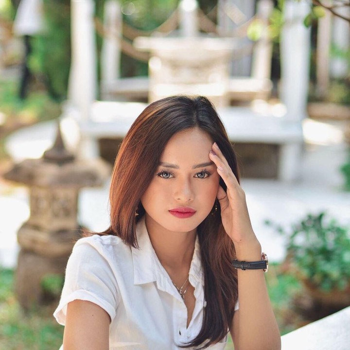 Dalam akun media sosialnya, Ulfi kerap membagikan foto-foto cantiknya yang bergaya seperti model. (Foto: Instagram @ulfidmy)