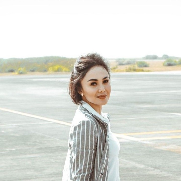 Body Goal! Cantiknya Yuni Shara, Langsing dan Awet Muda di ...