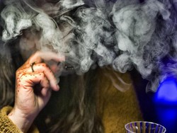 Amsterdam Akan Larang Turis Belanja Ganja?