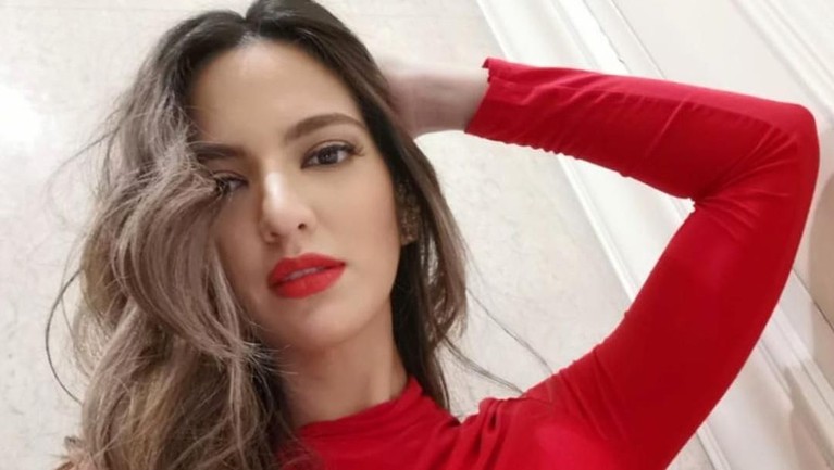 Enam tingkah lucu Nia Ramadhani ini berhasil menjadi pusat perhatian di media sosial hingga menjadi trending di Twitter Indonesia. Ada aksi apa saja?