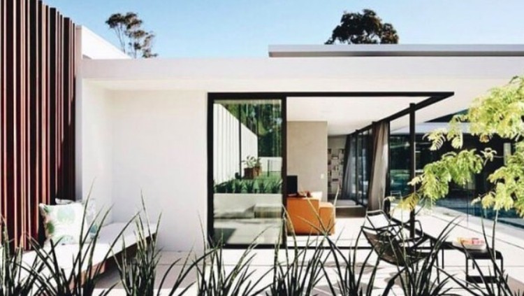 Rumah minimalis bisa menghadirkan ketenangan bagi penghuninya. Berikut ini cara untuk menciptakan ketenangan dan ketentraman di hunian minimalis.