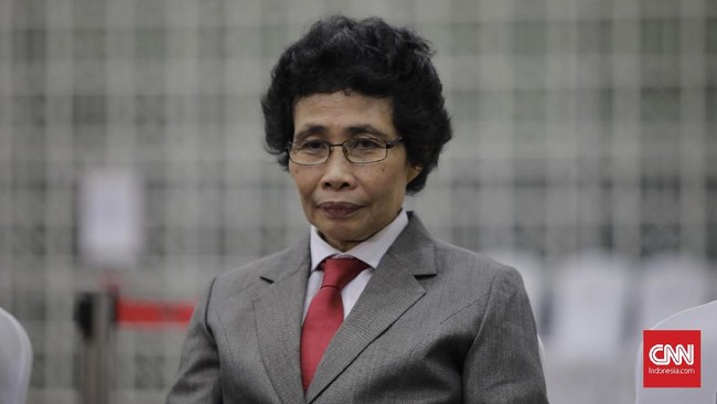 Anggota Dewas KPK dilaporkan ke Dewas KPK karena diduga tidak etis mengomeli perawat soal pelayanan. Ia kini rutin ke RS terkait dengan pelayanan khusus.