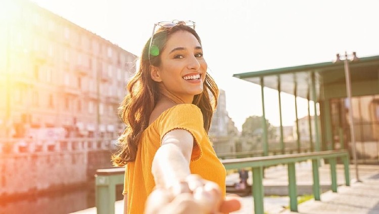 Bunda berzodiak Aries sudah waktunya membuat daftar rendana liburan lho. Awal tahun adalah waktu yang tepat. Simak yuk zodiak apa lagi yang harus liburan juga!