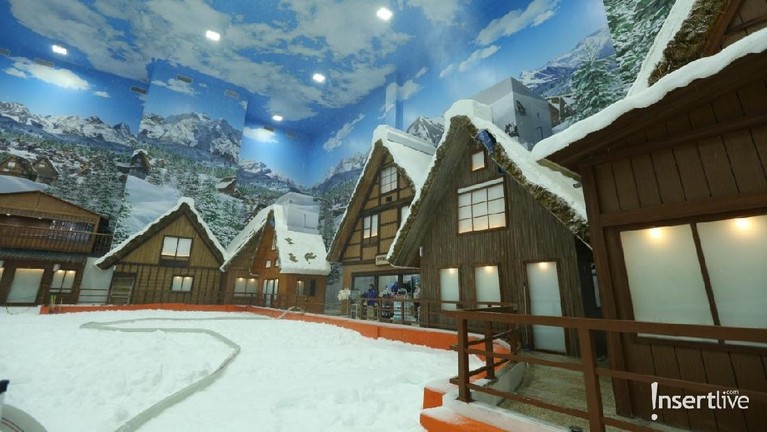 Trans Snow World hadirkan memberikan pengalaman berlibur berbeda untuk keluarga Anda. 