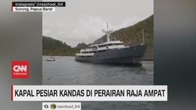 VIDEO: Kapal Pesiar Kandas di Perairan Raja Ampat