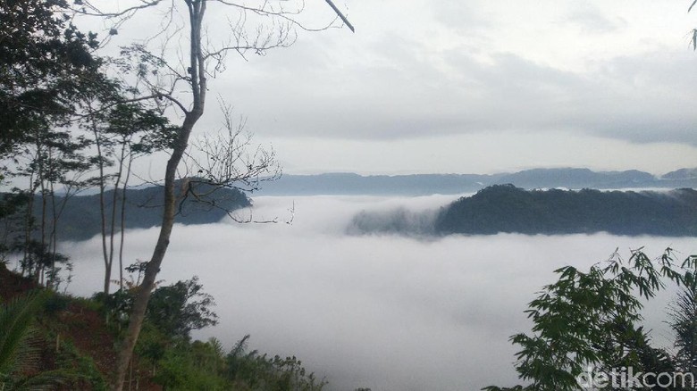 Puncak Bangku Ciamis Negeri Di Atas Awan Buat Libur Akhir