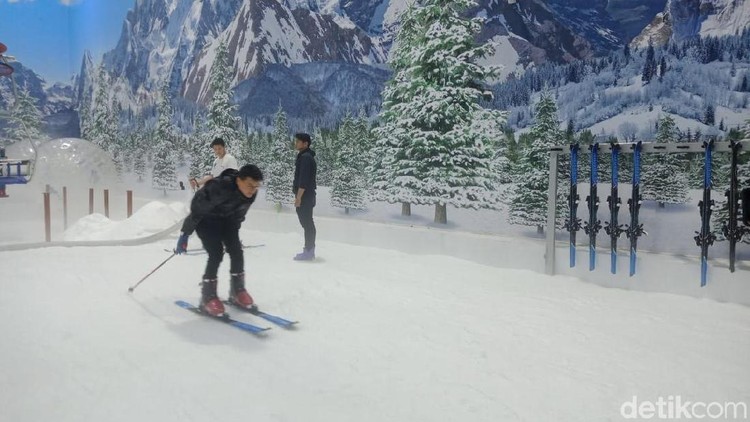 Bunda bingung memilih tempat untuk liburan bersama keluarga? Yuk datang ke Trans Snow World Bintaro karena saat ini lagi ada promo lho.