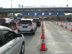 Larangan Mudik Berlaku Besok, Volume Kendaraan di Tol Cikampek Meningkat!