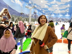 Libur Telah Tiba, Ribuan Pengunjung Padati Trans Snow World Bintaro
