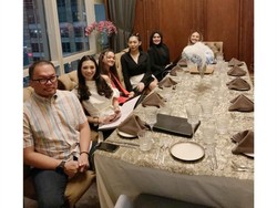 Faisal Harris Jemput Anak-anak Liburan, Sarita: Happy Holiday!