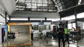 Pohon Besar Timpa Stasiun Serpong, KRL Tetap Beroperasi