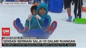 VIDEO: Sensasi Bermain Salju di Dalam Ruangan