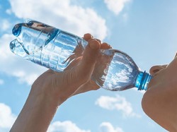Riset Para Ahli Sebut Kemasan Plastik AMDK Bukan Sumber Mikroplastik