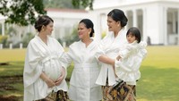 <p>Foto Ibu Iriana Jokowi, Kahiyang Ayu, Selvi Ananda, dan Sedah Mirah kemungkinan diambil saat, Selvi tengah mengandung anak keduanya. Hal ini terlihat dari perut Selvi yang masih membuncit. (Foto: Fotografer @dierabachir Instagram)</p>