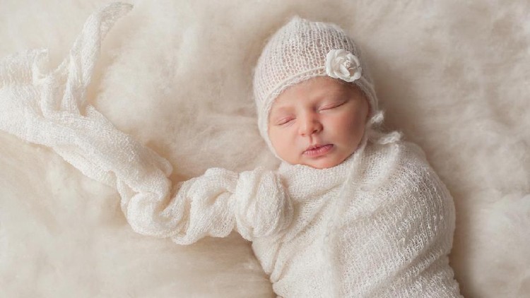Selain terdengar cantik, deretan nama bayi perempuan dari Bahasa Sansekerta ini berarti bijaksana. Bisa lho Bunda jadikan tambahan referensi nama anak.