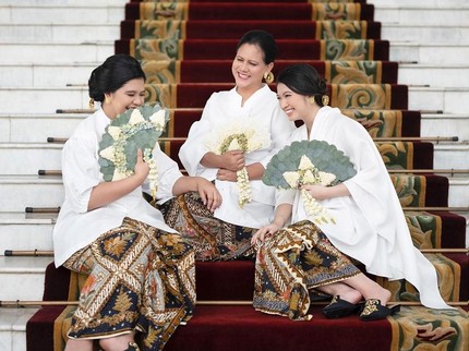 7 Potret Hari Ibu Keluarga Jokowi, Kompaknya Iriana, Kahiyang dan Selvi