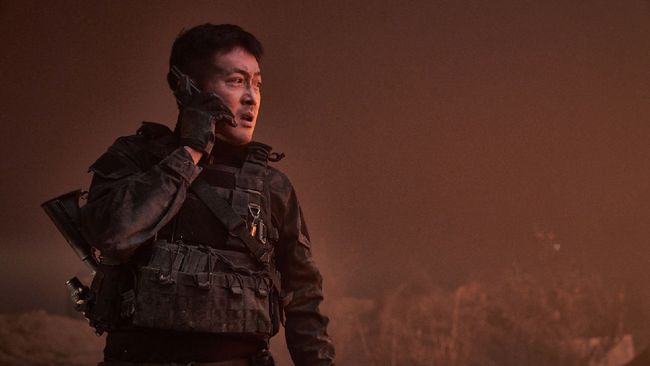 Pada pekan pergantian tahun, film Ashfall berhasil menguasai puncak box office Korea untuk kedua kalinya.