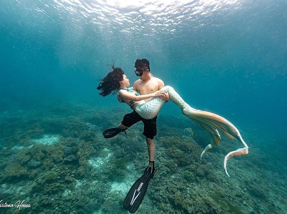 Jelang pernikahan&comma; Boy William dan Karen Vandela kali ini melakukan pemotretan pranikah di Raja Ampat&period; Berikut 7 potret romantis keduanya&period;
