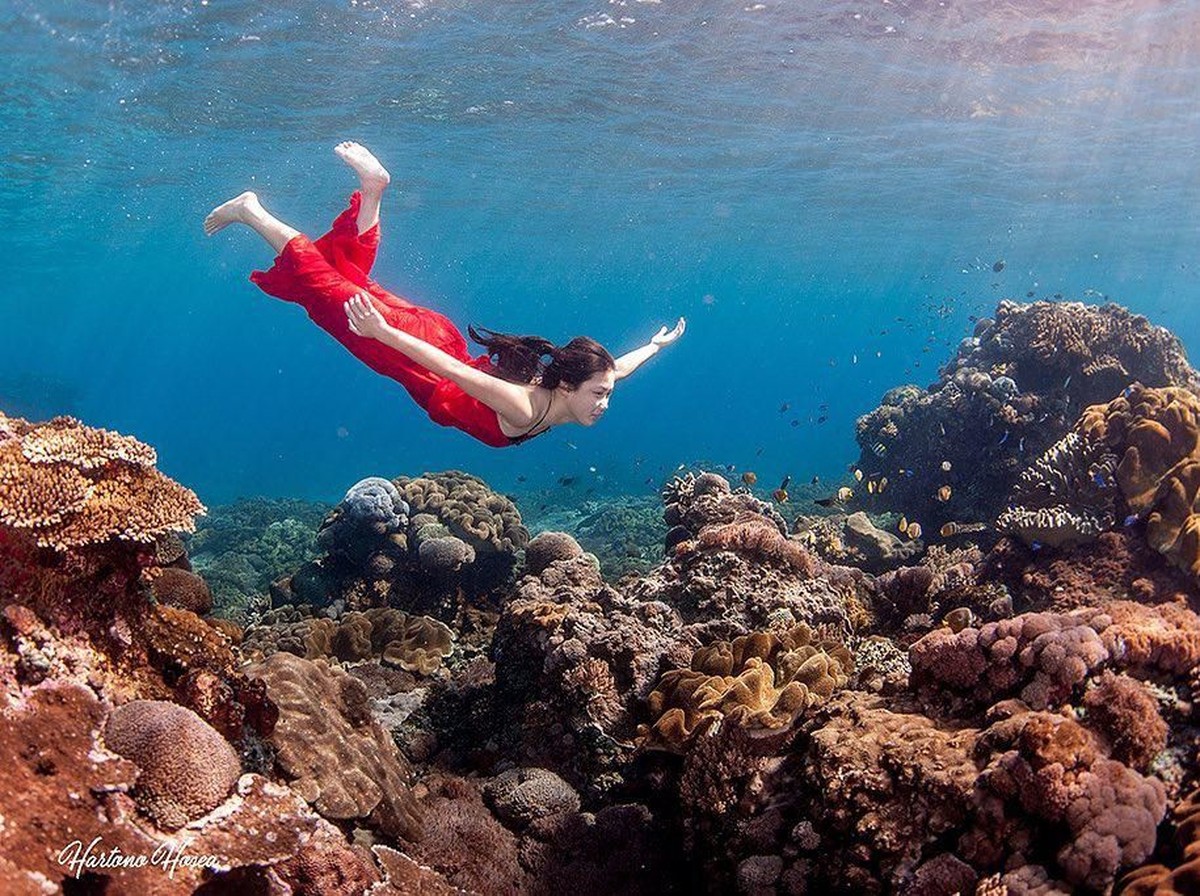 Jelang pernikahan&comma; Boy William dan Karen Vandela kali ini melakukan pemotretan pranikah di Raja Ampat&period; Berikut 7 potret romantis keduanya&period;