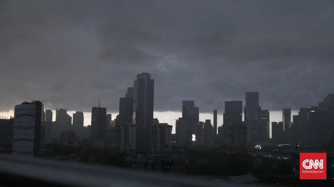 Menurut BNPB, pemerintah dan warga harus mengantisipasi fenomena cuaca la nina untuk mengurangi kerugian disebabkan fenomena alam tersebut.