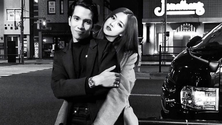 Naim Daniel, penyanyi asal Malaysia mendapat ancaman setelah mengedit foto dirinya dengan Rose BLACKPINK. Penasaran? Yuk, intip!