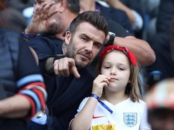 Cium Bibir Anak, David Beckham Kena Hujat Netizen Lagi