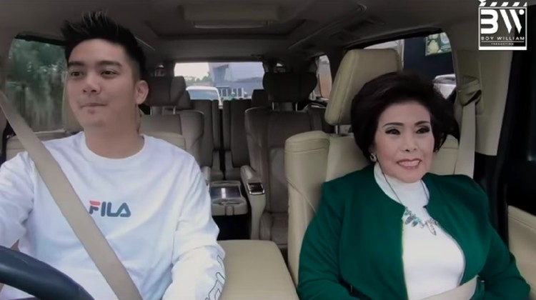 Boy William sangat dekat dengan sang nenek yang mengasuhnya sejak kecil. Selain dengan orang tua, Boy tinggal dan dibesarkan kakek dan neneknya di luar negeri.