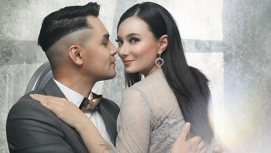 Asmirandah dan Jonas Rivanno