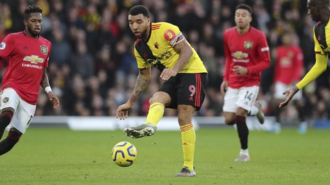 Klasemen Liga Inggris pekan ke-18 setelah Manchester United dan Tottenham Hotspur mengalami kekalahan.