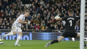 Cetak Gol Spektakuler, Kroos Bereaksi Mirip Bek Liverpool