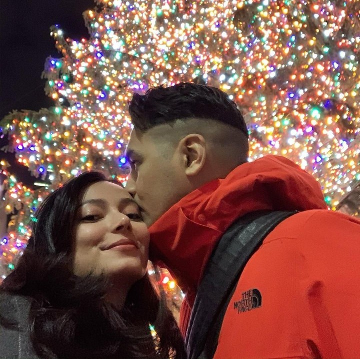 <p>Asmirandah dan Vanno pun berbagi momen bahagia di Instagram. Mereka sedang berlibur di New York, Amerika Serikat, merayakan ulang tahun pernikahan serta Natal. (Foto: Instagram @asmirandah89)</p>