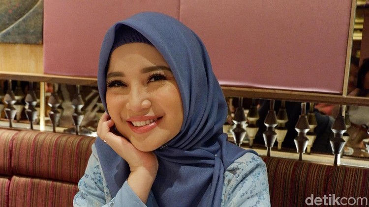 Meski tengah hamil besar, artis Chacha Frederica belum membeli perlengkapan untuk sang buah hati. Chacha ternyata punya alasan khusus, Bun.