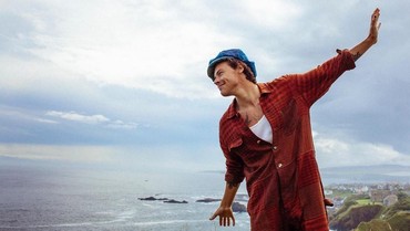 img-title Isu Kencani Adele, Apa Kata Harry Styles?