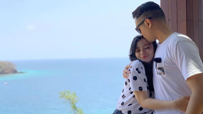 Asmirandah dan Jonas Rivanno