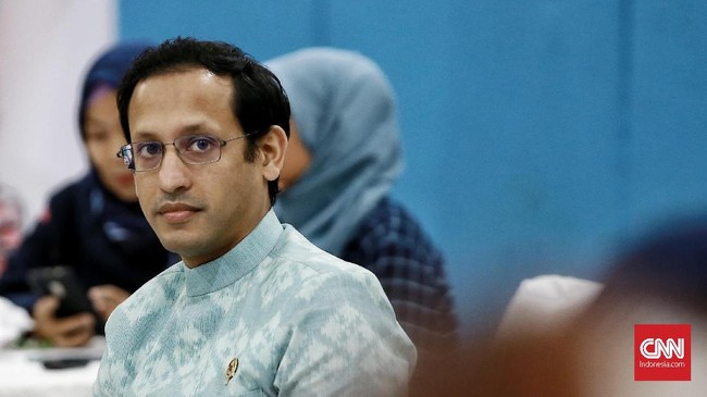 Nadiem Makarim sebelumnya berjanji mengangkat 1 juta guru honorer menjadi ASN PPPK, tapi kemudian berubah hanya 506 ribu pada tahun ini.