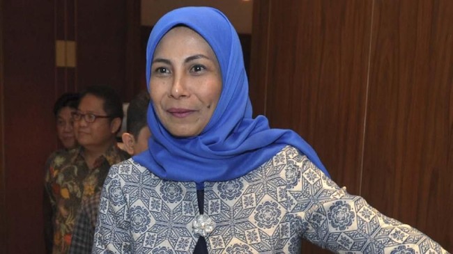 Sinthya Roesly resmi menjadi direktur keuangan PLN. Ia sempat meniti karir selama 16 tahun di perusahaan pelat merah tersebut.