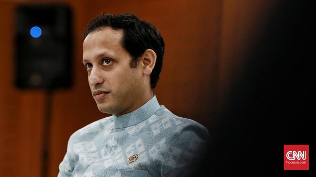 Kebijakan Kampus Merdeka dari Nadiem Makarim dinilai tak optimal membangun SDM unggul karena justru sama sekali tak menyentuh peran guru dan dosen.