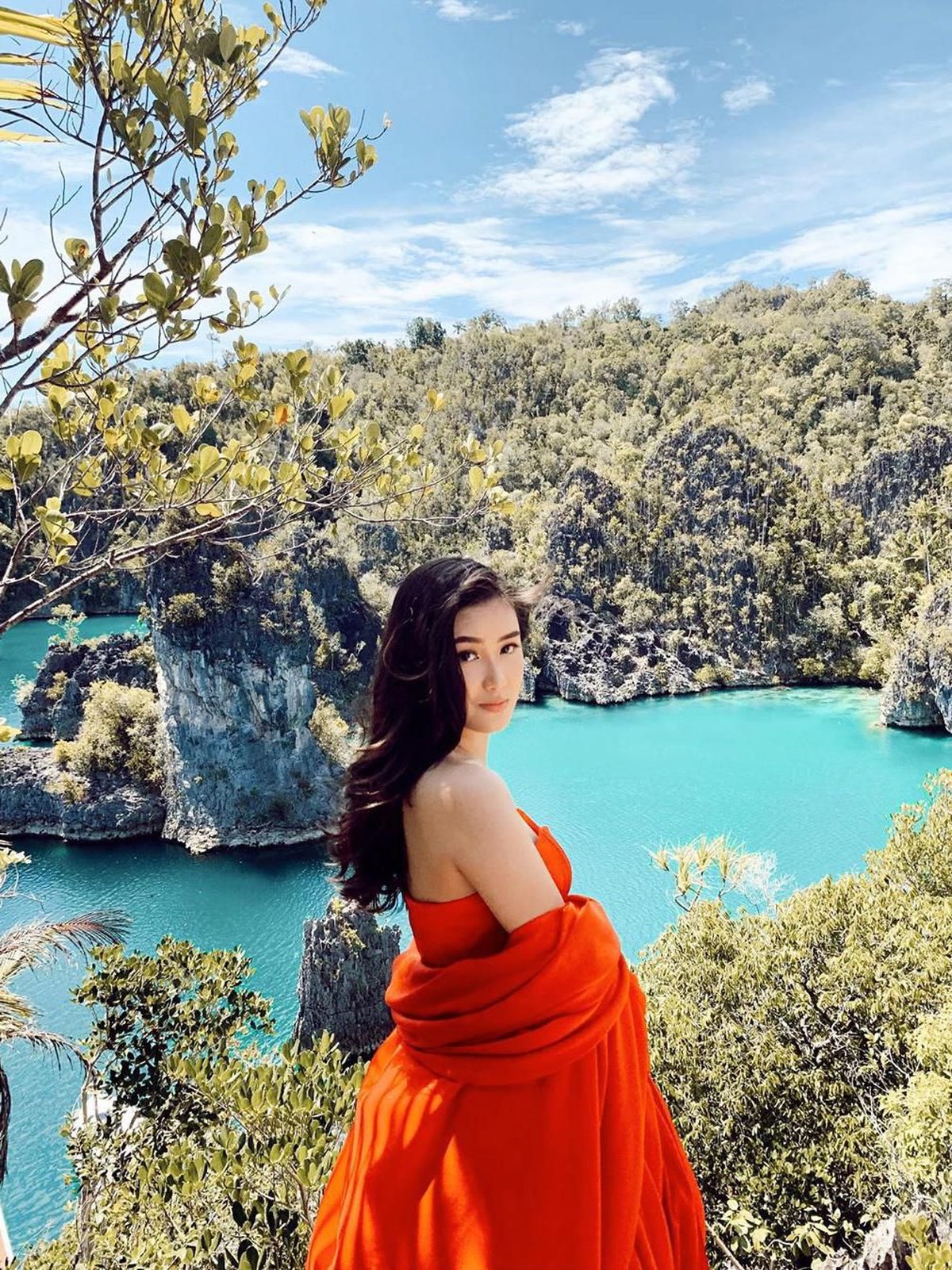 Jelang pernikahan&comma; Boy William dan Karen Vandela kali ini melakukan pemotretan pranikah di Raja Ampat&period; Berikut 7 potret romantis keduanya&period;