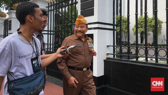 Hendropriyono mengakui kematian aktivis Munir jadi alasannya mengundurkan diri sebagai Kepala BIN pada Oktober 2004 agar tak dilema terkait pemeriksaan.