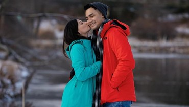 img-title Selamat! 7 Tahun Menikah, Asmirandah Hamil Anak Pertama