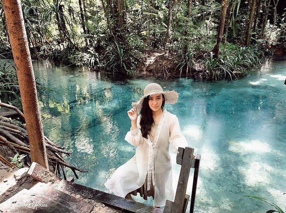 Jelang pernikahan&comma; Boy William dan Karen Vandela kali ini melakukan pemotretan pranikah di Raja Ampat&period; Berikut 7 potret romantis keduanya&period;