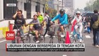 VIDEO: Mengisi Liburan Dengan Bersepeda di Tengah Kota