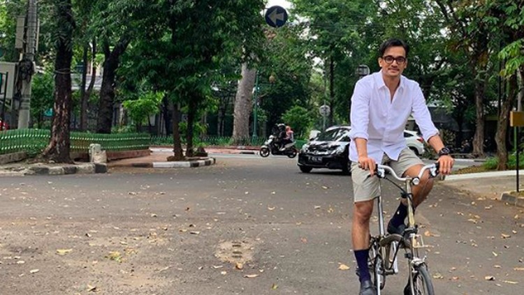 Bibi Ardiansyah diduga sebagai suami Vanessa Anggel yang berinisial F. Ternyata punya bisnis yang mencengangkan lho, Bun. Jangan-jangan sudah pernah ketemu nih.
